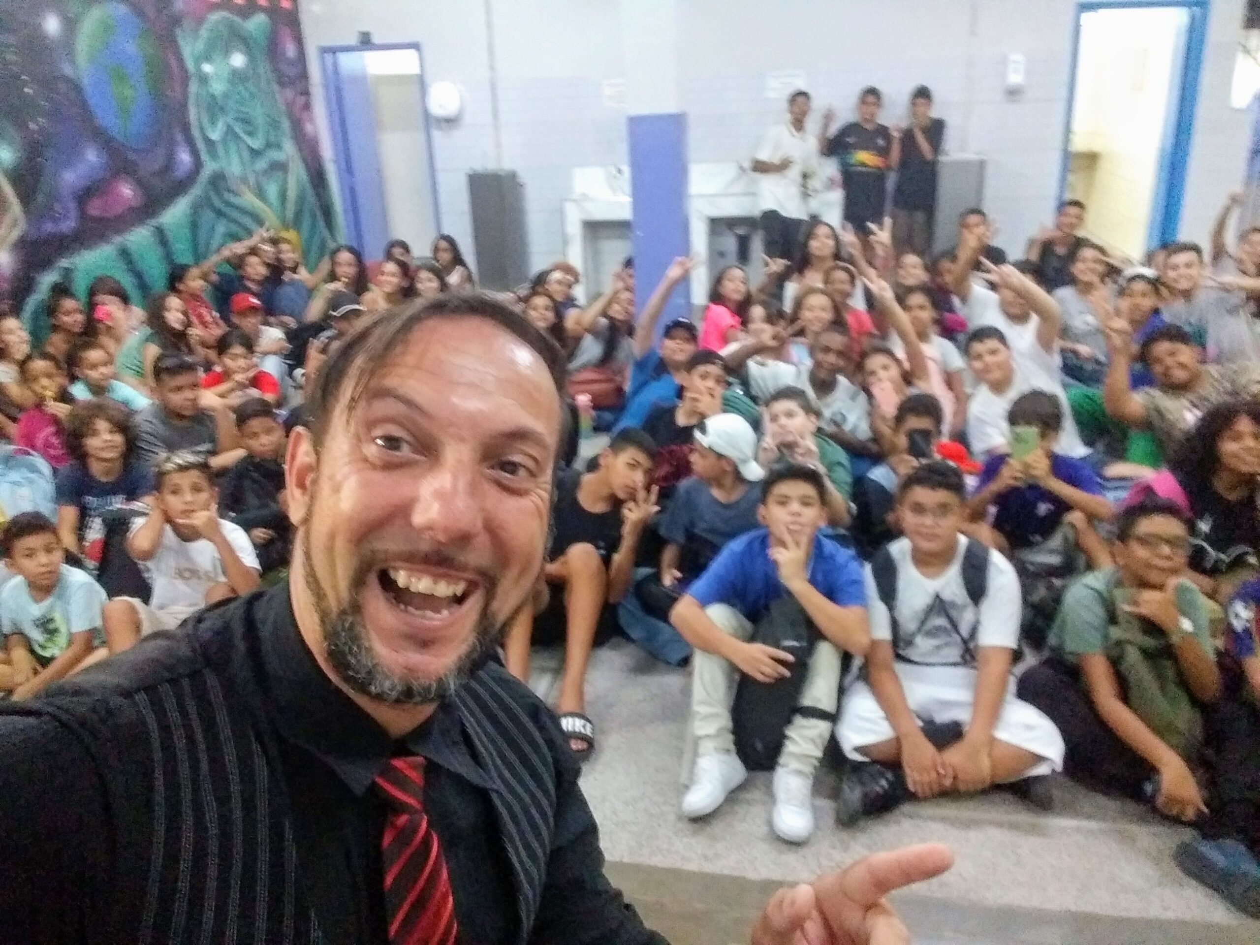 Estrutura montada com som e cenário